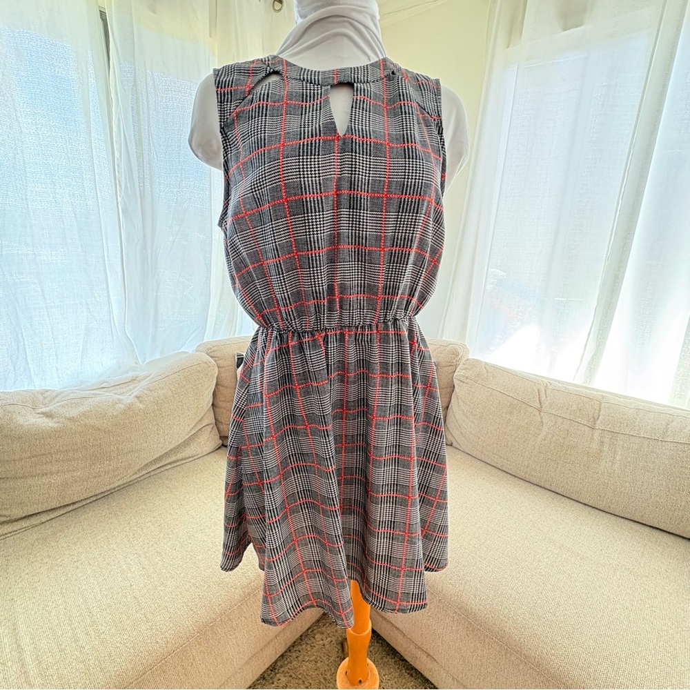 6 for$20❤️bundle item! Sweet Rain Black and Red Plaid Flowey
Fashion Dress